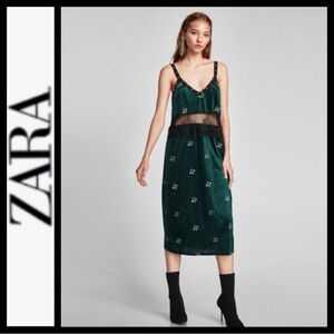 NWOT Zara Emerald Velvet Embroidered Midi Dress
